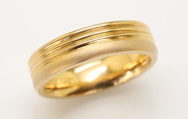 純金（K24）の指輪を手造りで製作